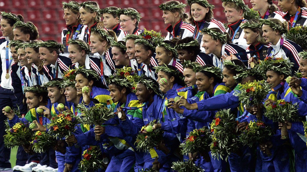 German bronze medallist players (top) an